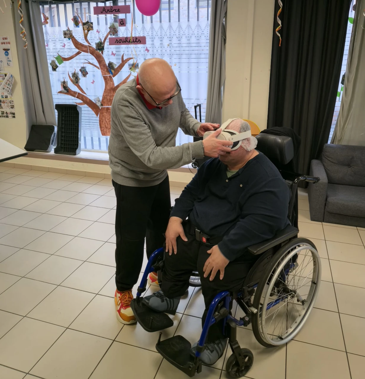 Illustration montrant des personnes soutenant ensemble l'association GNUT 06